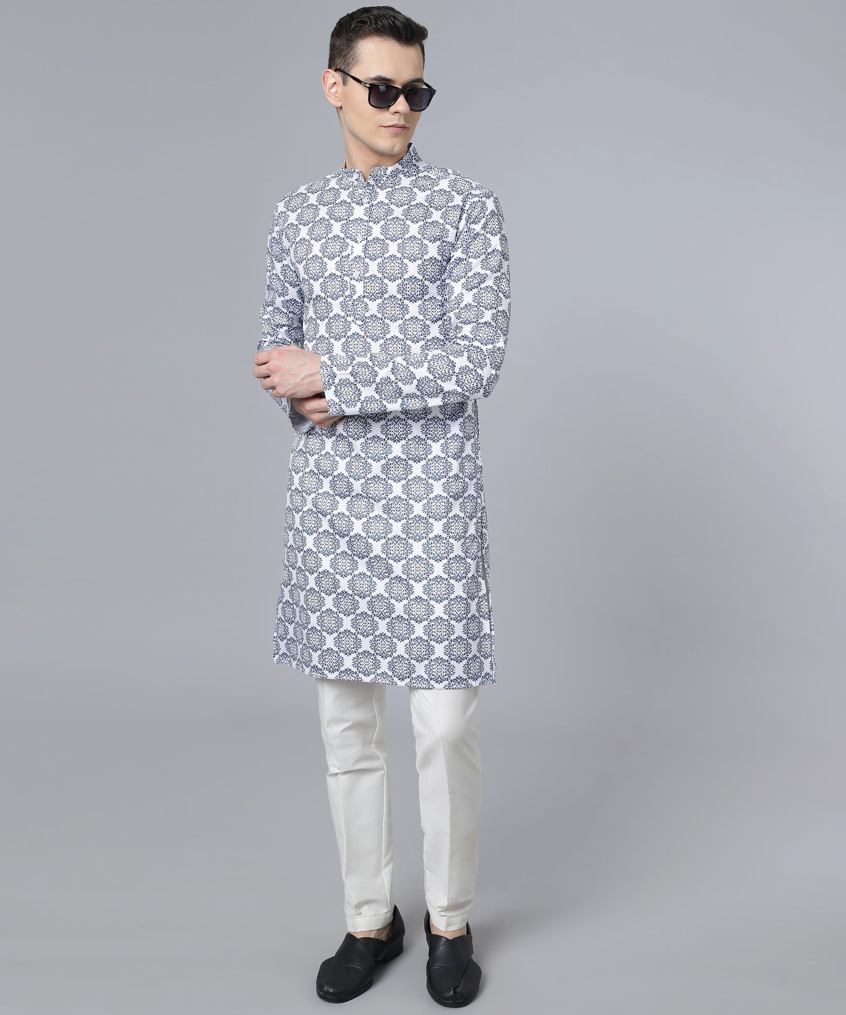 Stylish Men's Kurta: Stand Out in a Crowd