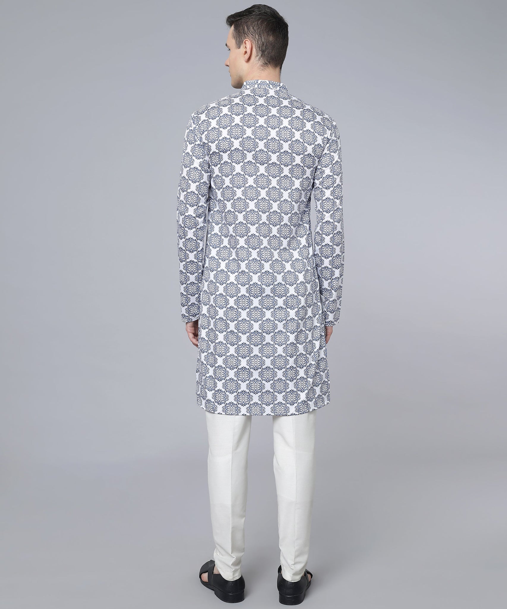 Stylish Men's Kurta: Stand Out in a Crowd